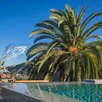 Casa Vina: A Spectacular Away From It *