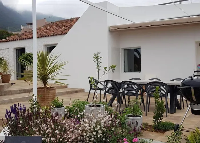 Villa Casa Vina: A Spectacular Away From It *