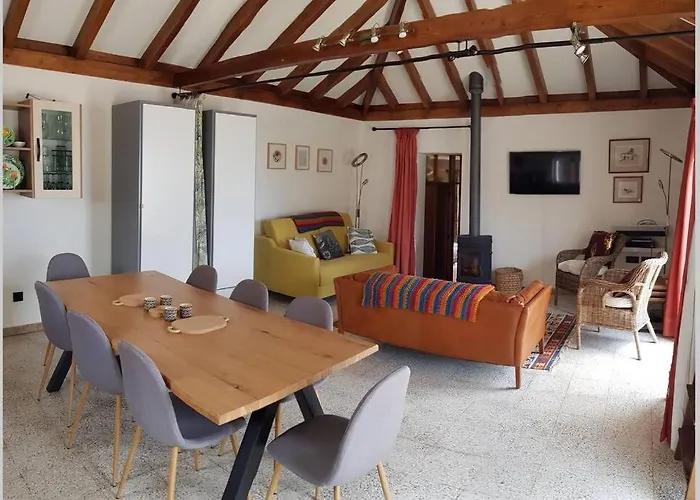 Villa Casa Vina: A Spectacular Away From It *