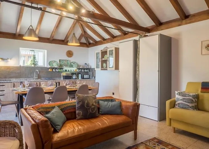 Villa Casa Vina: A Spectacular Away From It *